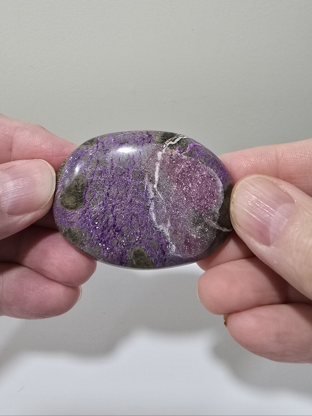 Atlantisite Crystal Palmstone #A, Aka Stichtite and Serpentine - Picture 5 of 8